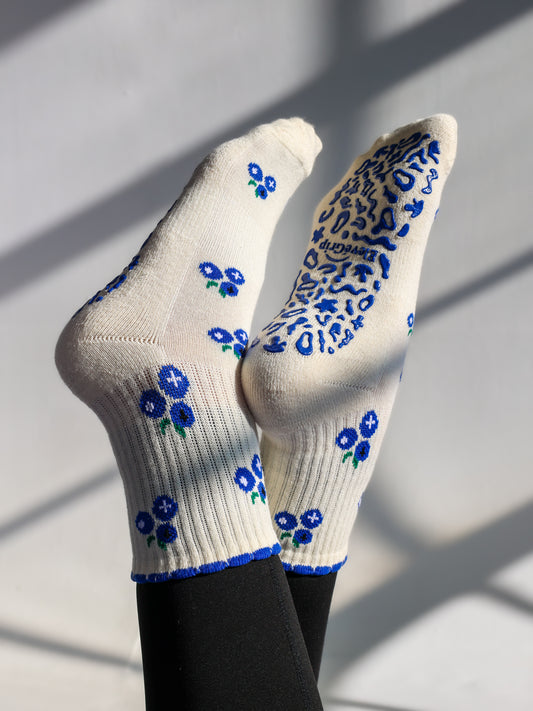 La Myrtille — Blueberry Crew Length Grip Socks
