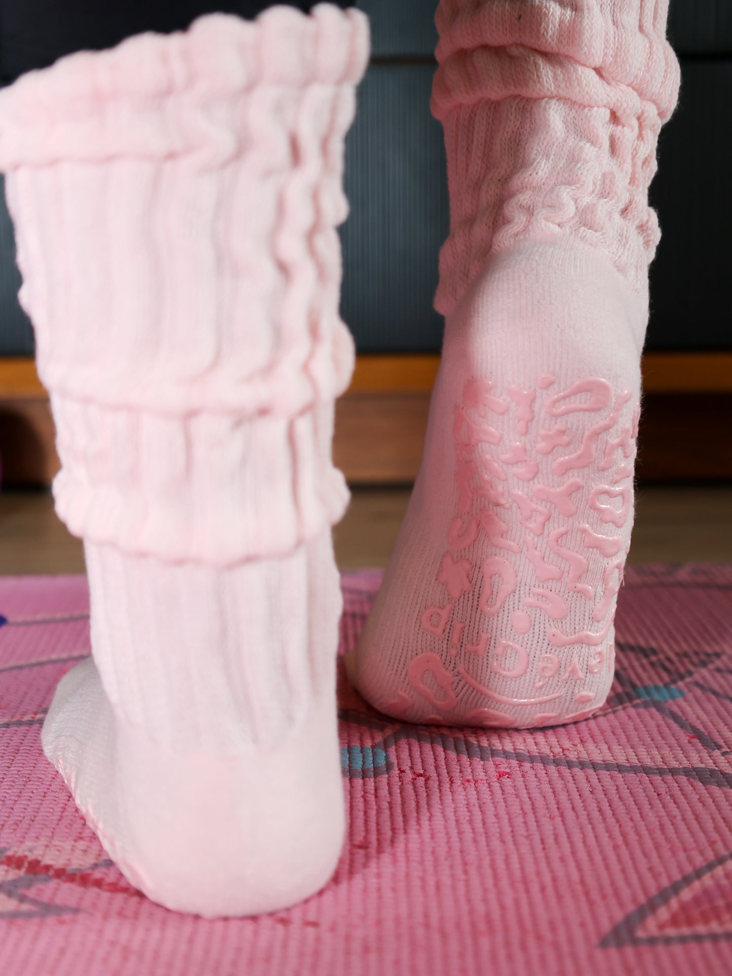 La Vie en Rose — Pink Slouch Grip Socks | Cotton
